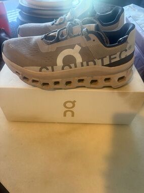 On Running Cloudtec Women's Sneakers in Beige/Taupe